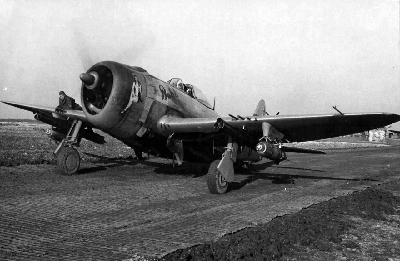 Imagen referencial del P-47 Thunderbolt, modelo del avión del teniente Lester Lowry. Fuente: Reddit / posible copyright.